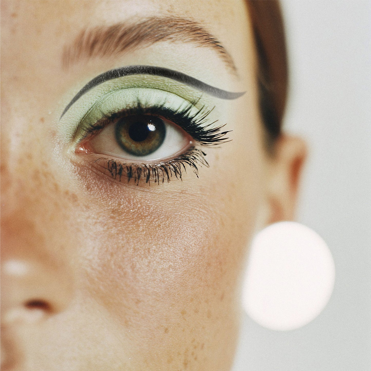 Onyx Wing Eyeliner