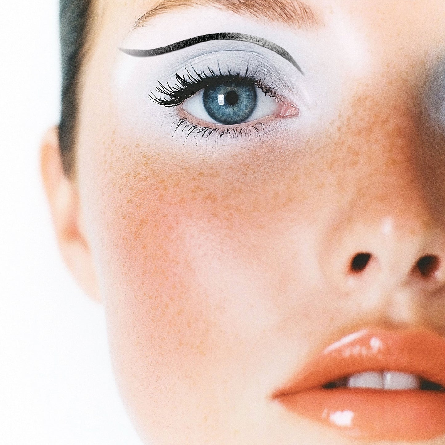 Onyx Wing Eyeliner