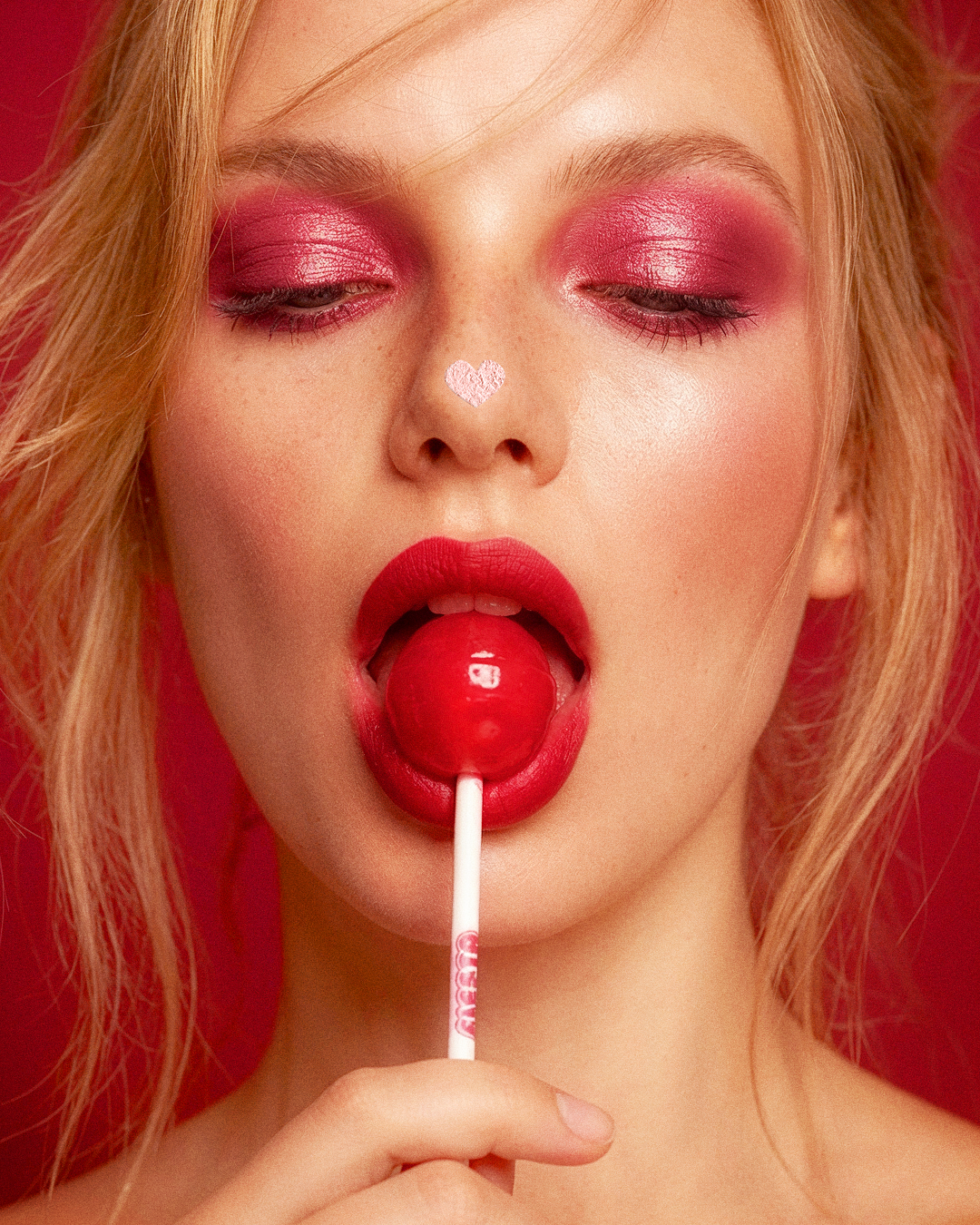 Button Nose Highlighter